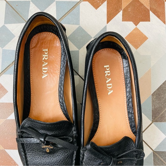 Prada // Women’s Black Leather Driving Loafer with Gold Logo Detail, Sz Eu 38.5 - Picture 3 of 11